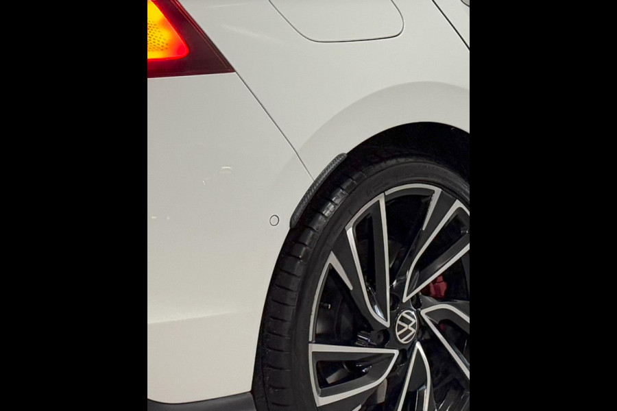 Volkswagen Golf 2.0 TSI GTI|PANO|KEYLESS|HEAD UP|HK|BOMVOL