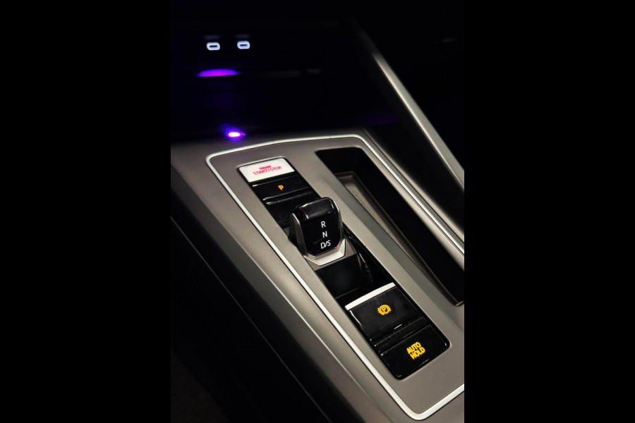 Volkswagen Golf 2.0 TSI GTI|PANO|KEYLESS|HEAD UP|HK|BOMVOL