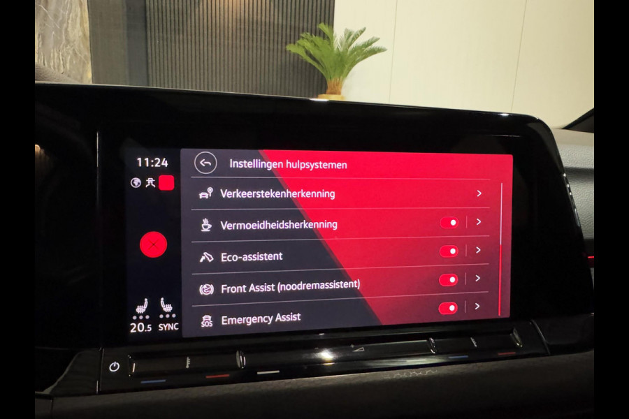 Volkswagen Golf 2.0 TSI GTI|PANO|KEYLESS|HEAD UP|HK|BOMVOL