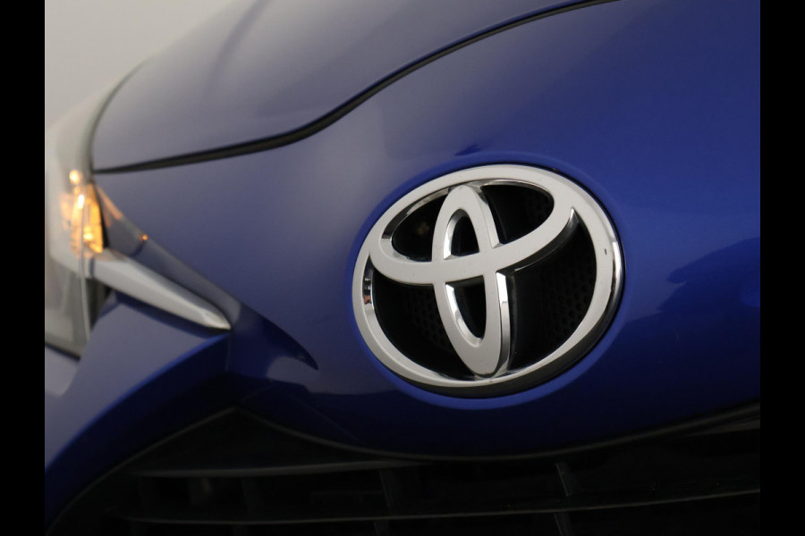 Toyota Yaris 1.0 VVT-i Bi-Tone | Airco | | Privacy Glass | Radio/USB/Bluetooth | Elektrische ramen