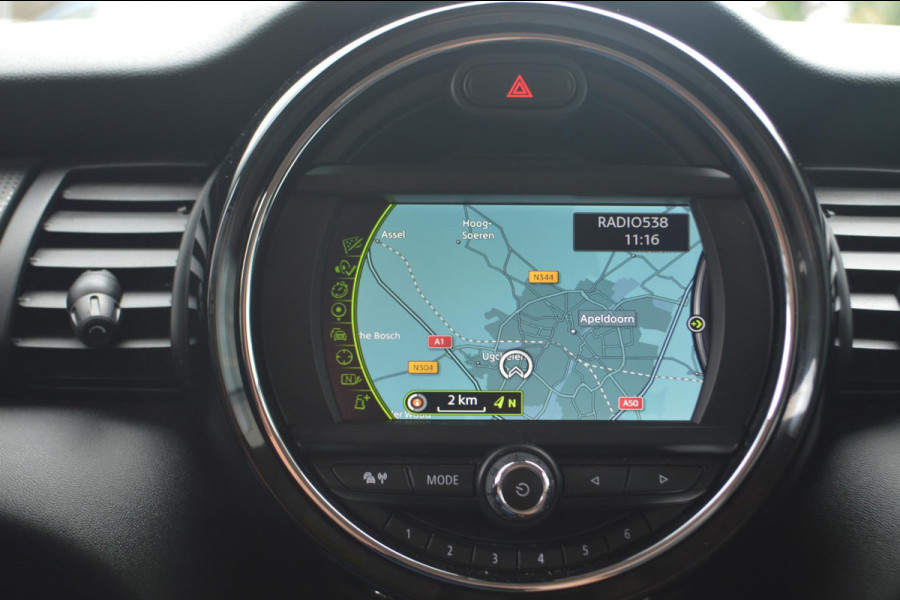 MINI Mini 1.5 Cooper Business Automaat | Navigatie | Parkeersensoren achter | Airco