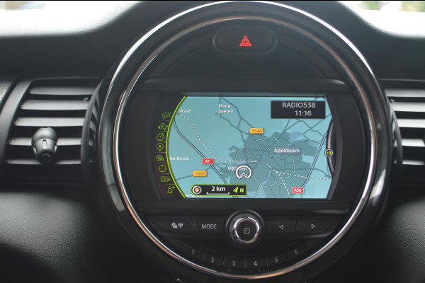 MINI Mini 1.5 Cooper Business Automaat | Navigatie | Parkeersensoren achter | Airco