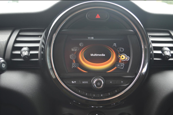 MINI Mini 1.5 Cooper Business Automaat | Navigatie | Parkeersensoren achter | Airco
