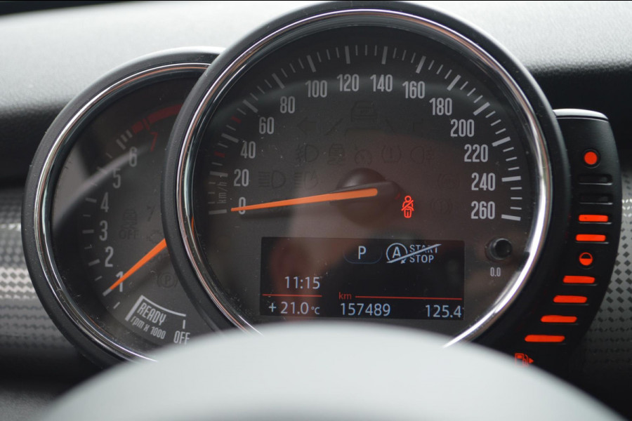 MINI Mini 1.5 Cooper Business Automaat | Navigatie | Parkeersensoren achter | Airco