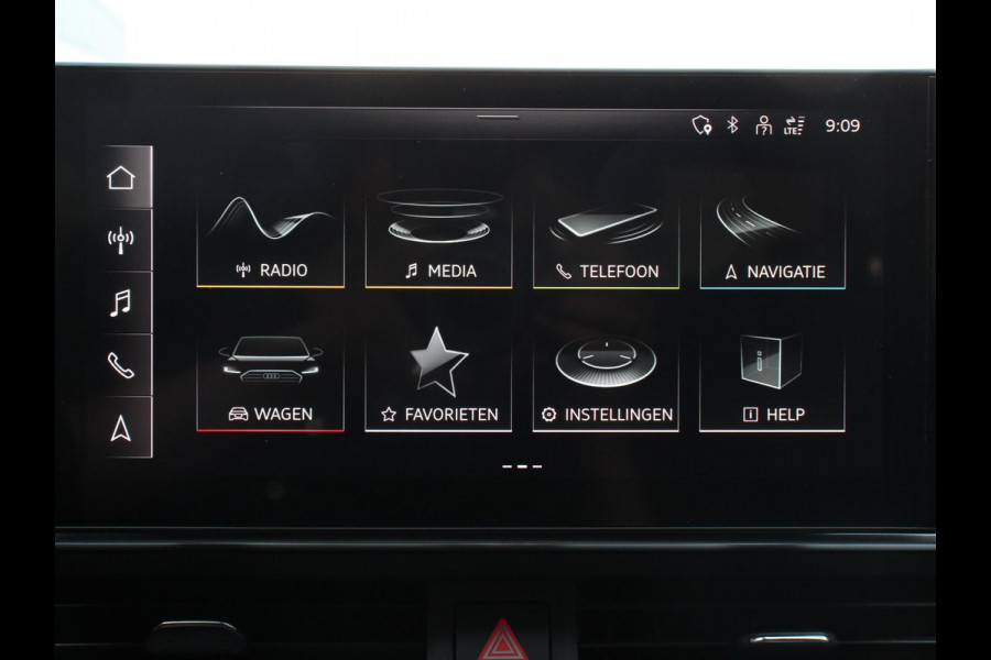 Audi A4 Avant 40 TFSI S-Tronic Climate control Adaptive cruise control Navigatie Parkeersensoren Stoelverwarming Elektrische achterklep Apple Carplay/ Android Auto