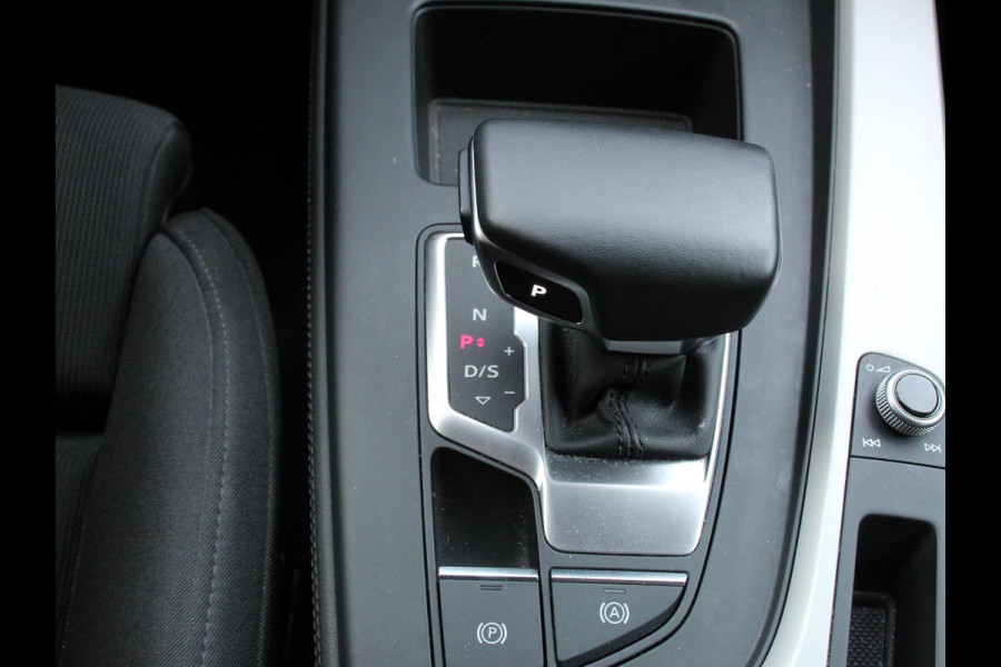 Audi A4 Avant 40 TFSI S-Tronic Climate control Adaptive cruise control Navigatie Parkeersensoren Stoelverwarming Elektrische achterklep Apple Carplay/ Android Auto