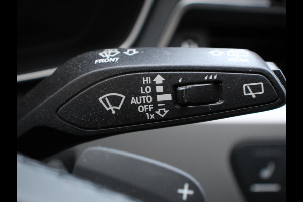 Audi A4 Avant 40 TFSI S-Tronic Climate control Adaptive cruise control Navigatie Parkeersensoren Stoelverwarming Elektrische achterklep Apple Carplay/ Android Auto
