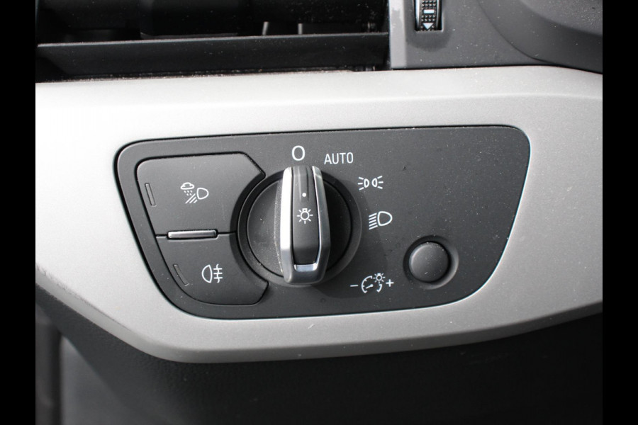 Audi A4 Avant 40 TFSI S-Tronic Climate control Adaptive cruise control Navigatie Parkeersensoren Stoelverwarming Elektrische achterklep Apple Carplay/ Android Auto