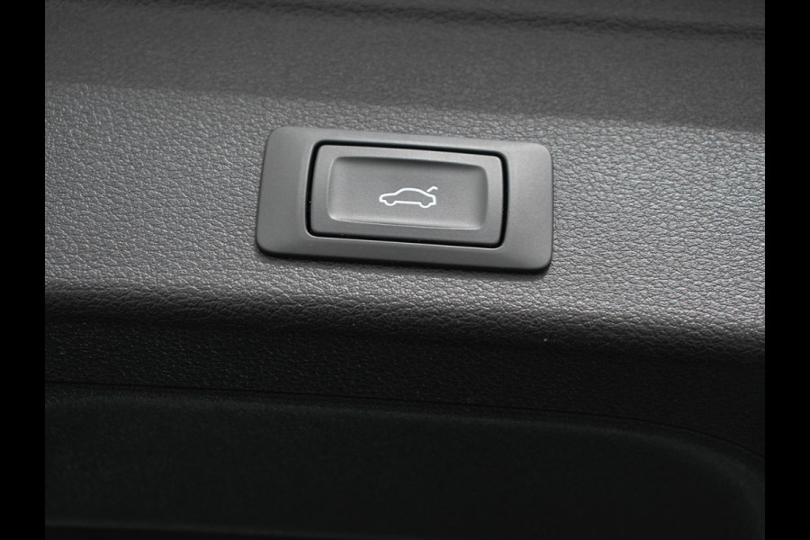 Audi A4 Avant 40 TFSI S-Tronic Climate control Adaptive cruise control Navigatie Parkeersensoren Stoelverwarming Elektrische achterklep Apple Carplay/ Android Auto