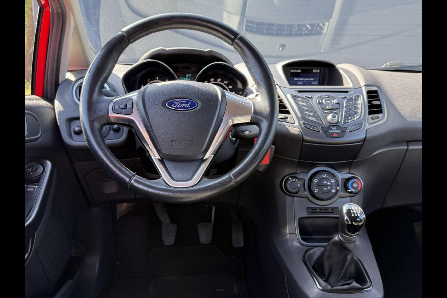 Ford Fiesta 1.0 EcoBoost Titanium 1e Eigenaar,Trekhaak,Airco,Weinig km,Distributie recent vervangen,5 Deurs,Apk tot 02-2026