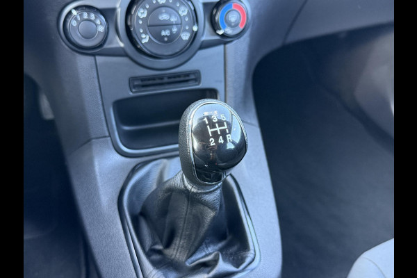 Ford Fiesta 1.0 EcoBoost Titanium 1e Eigenaar,Trekhaak,Airco,Weinig km,Distributie recent vervangen,5 Deurs,Apk tot 02-2026