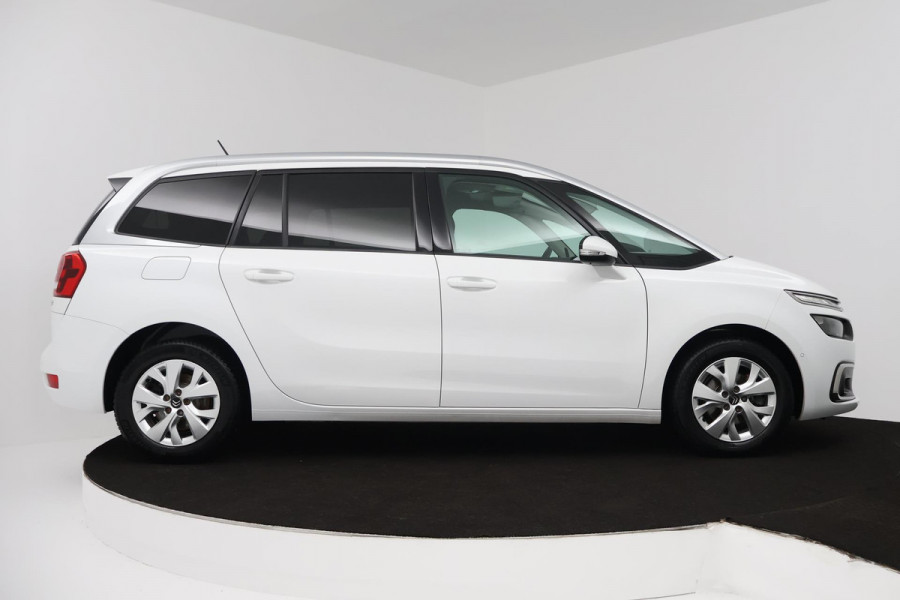Citroën Grand C4 Picasso 1.2 PureTech Business 7P (PARKEERSENSOREN, TREKHAAK, STOELVERWARMING, CRUISE CONTROL, NL-AUTO)