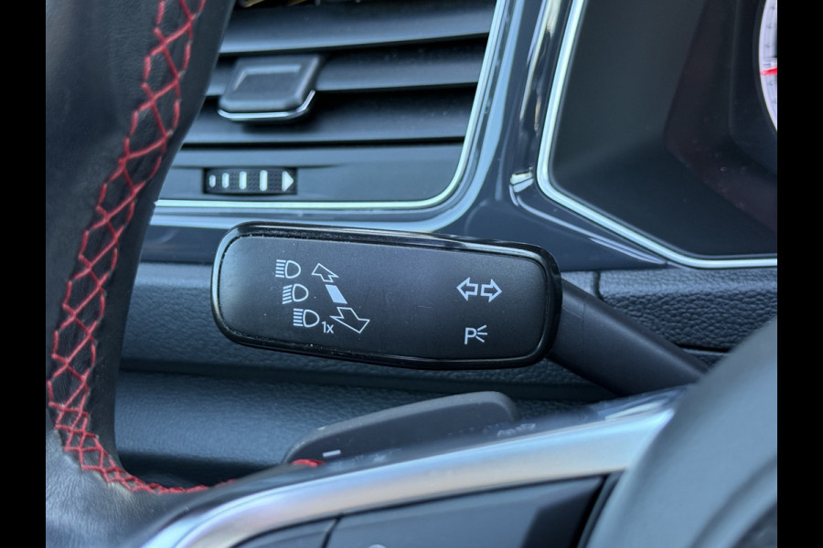 Volkswagen T-Roc 1.5 TSI Sport | Pano | Navi | Camera | ACC | LED | Elek. Achterklep