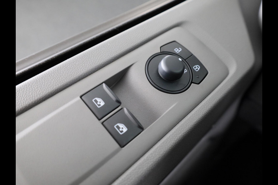 Volkswagen Transporter 2.0 TDI L2H1 30 Life 150 PK 6-BAK CRUISE CONTROL | MULTIFUNCTIONEEL STUUR | TREKHAAKVOORBEREIDING