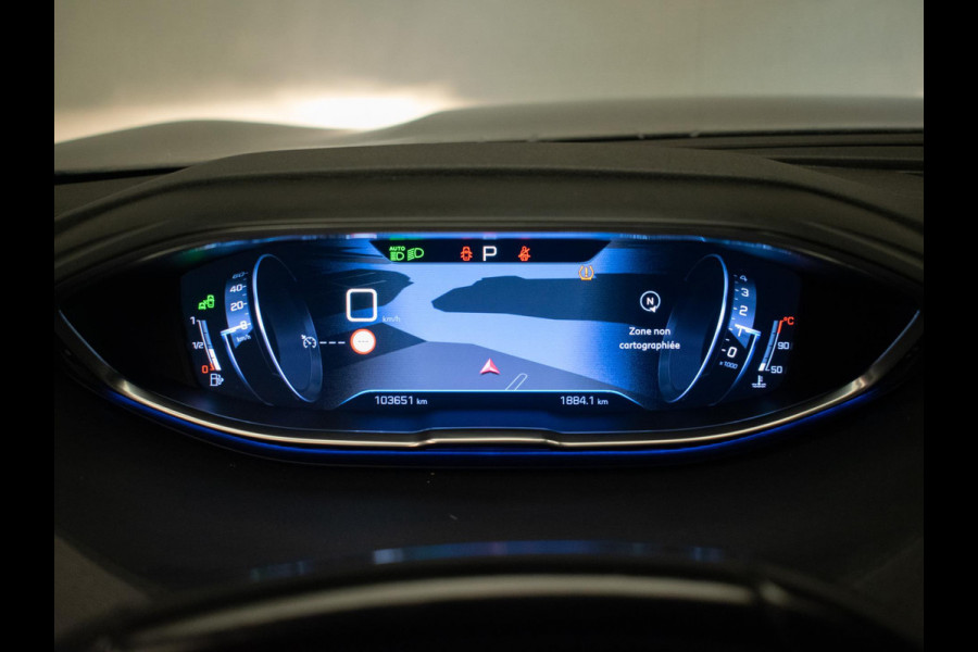 Peugeot 5008 1.2 PureTech Allure Sport 7p. (APPLECARPLAY,NAVI,LED,SFEER VERLICHTING,CRUISE,PDC,CAMERA,GETINT,LM VELGEN,NETTESTAAT)