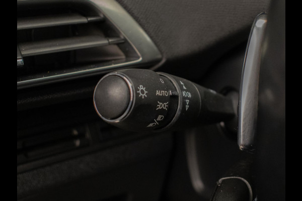Peugeot 5008 1.2 PureTech Allure Sport 7p. (APPLECARPLAY,NAVI,LED,SFEER VERLICHTING,CRUISE,PDC,CAMERA,GETINT,LM VELGEN,NETTESTAAT)