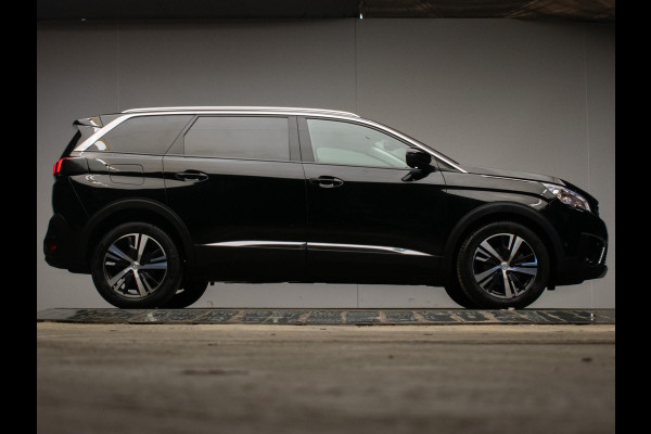 Peugeot 5008 1.2 PureTech Allure Sport 7p. (APPLECARPLAY,NAVI,LED,SFEER VERLICHTING,CRUISE,PDC,CAMERA,GETINT,LM VELGEN,NETTESTAAT)