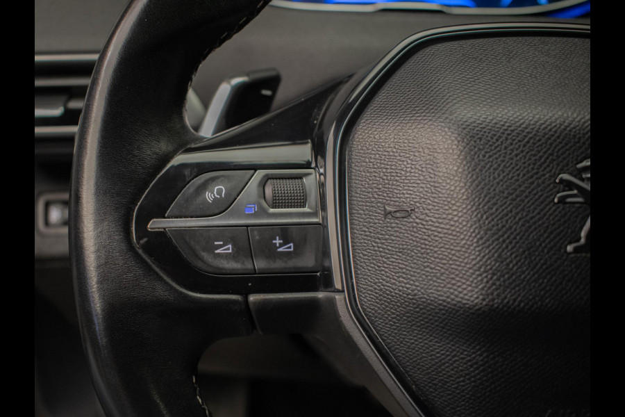 Peugeot 5008 1.2 PureTech Allure Sport 7p. (APPLECARPLAY,NAVI,LED,SFEER VERLICHTING,CRUISE,PDC,CAMERA,GETINT,LM VELGEN,NETTESTAAT)