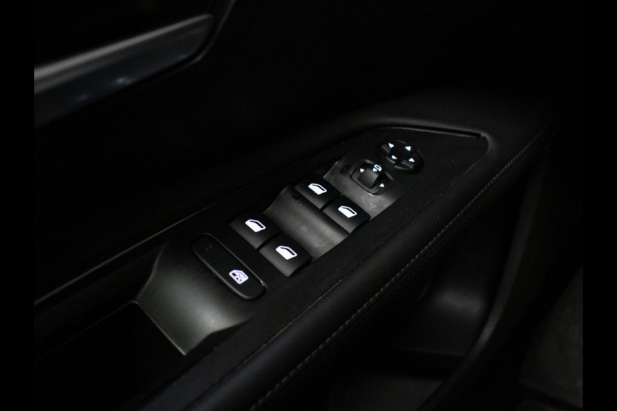 Peugeot 5008 1.2 PureTech Allure Sport 7p. (APPLECARPLAY,NAVI,LED,SFEER VERLICHTING,CRUISE,PDC,CAMERA,GETINT,LM VELGEN,NETTESTAAT)
