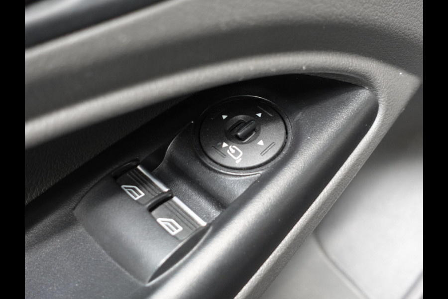 Ford Transit Connect 120pk Automaat L2 Trend Versnellingsbak/gearbox probleem Navigatie Camera Airco Cruise control 3-Zits Euro6