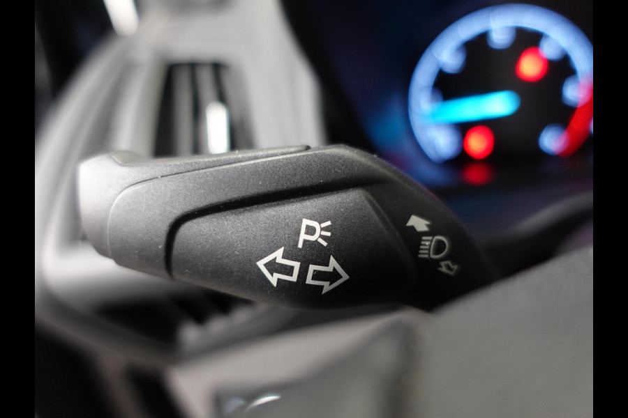 Ford Transit Connect 120pk Automaat L2 Trend Versnellingsbak/gearbox probleem Navigatie Camera Airco Cruise control 3-Zits Euro6