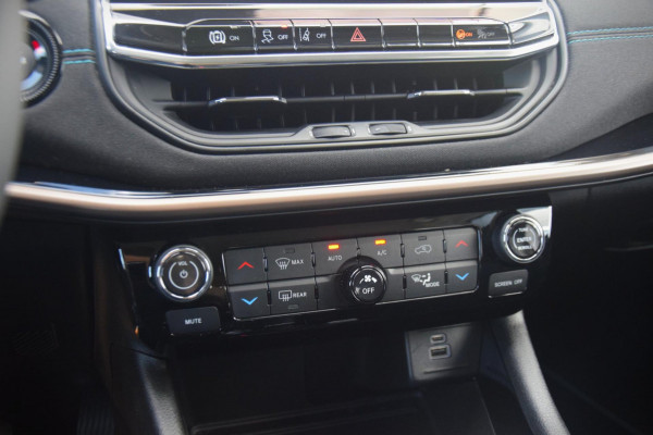 Jeep Compass 4xe 240 Plug-in Hybrid Electric Upland