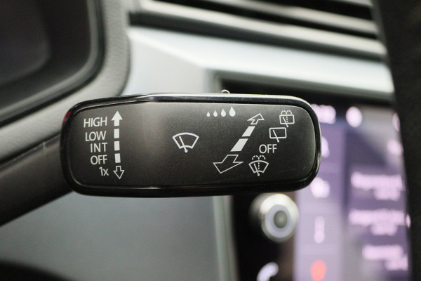 Seat Arona 1.0 TSI Style Business Intense Camera, Apple Carplay, Stoelverwarming, Cruise, PDC