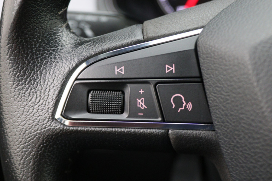 Seat Arona 1.0 TSI Style Business Intense Camera, Apple Carplay, Stoelverwarming, Cruise, PDC