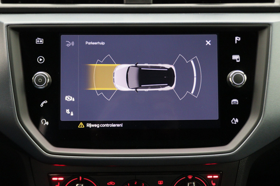 Seat Arona 1.0 TSI Style Business Intense Camera, Apple Carplay, Stoelverwarming, Cruise, PDC