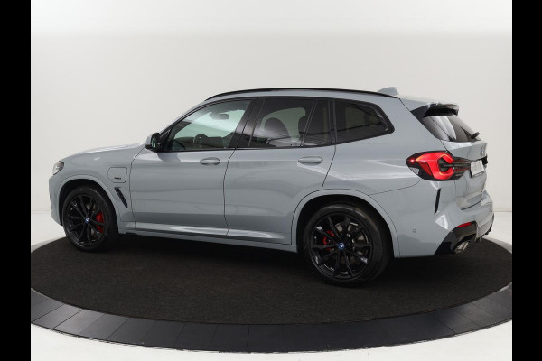 BMW X3 xDrive30e M Sport | Leder | Stoel & stuurverwarming | Camera | Sportstoelen | Carplay | Sfeerverlichting | Navigatie | Adaptief LED | Live Cockpit | 20'' lichtmetalen velgen