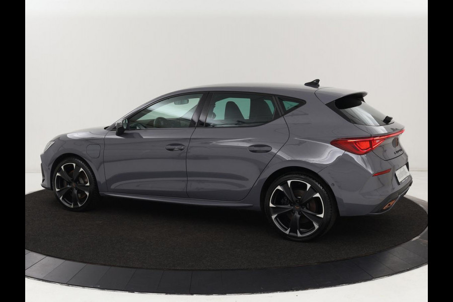 CUPRA Leon 1.4 e-Hybrid VZ | 245pk | Stoel & stuurverwarming | Camera | Carplay | Adaptive cruise | Navigatie | Keyless | Full LED | PHEV