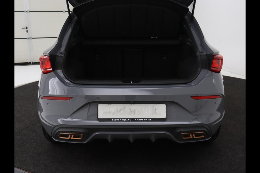 CUPRA Leon 1.4 e-Hybrid VZ | 245pk | Stoel & stuurverwarming | Camera | Carplay | Adaptive cruise | Navigatie | Keyless | Full LED | PHEV