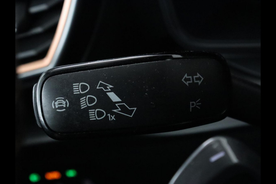 CUPRA Leon 1.4 e-Hybrid VZ | 245pk | Stoel & stuurverwarming | Camera | Carplay | Adaptive cruise | Navigatie | Keyless | Full LED | PHEV