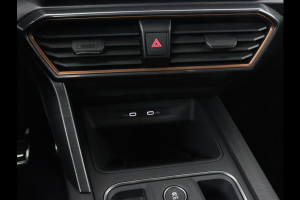 CUPRA Leon 1.4 e-Hybrid VZ | 245pk | Stoel & stuurverwarming | Camera | Carplay | Adaptive cruise | Navigatie | Keyless | Full LED | PHEV