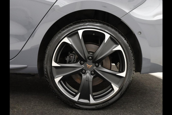 CUPRA Leon 1.4 e-Hybrid VZ | 245pk | Stoel & stuurverwarming | Camera | Carplay | Adaptive cruise | Navigatie | Keyless | Full LED | PHEV
