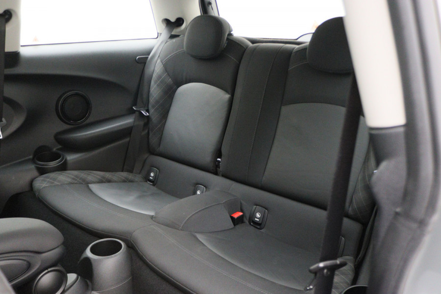MINI Mini 1.5 Cooper Chili Business Two-Tone, LED, Navigatie, Climate, Cruise, PDC, 17"