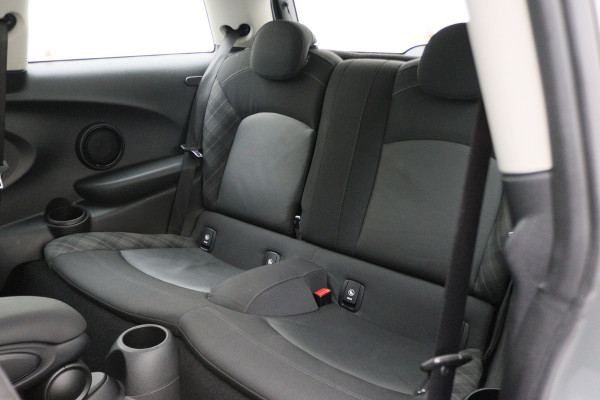 MINI Mini 1.5 Cooper Chili Business Two-Tone, LED, Navigatie, Climate, Cruise, PDC, 17"
