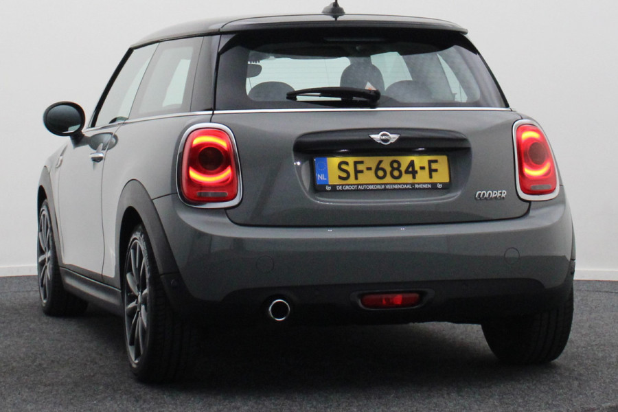 MINI Mini 1.5 Cooper Chili Business Two-Tone, LED, Navigatie, Climate, Cruise, PDC, 17"