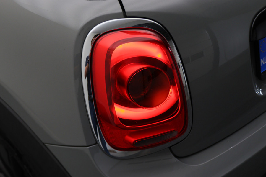 MINI Mini 1.5 Cooper Chili Business Two-Tone, LED, Navigatie, Climate, Cruise, PDC, 17"