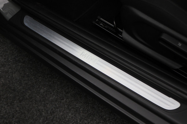 MINI Mini 1.5 Cooper Chili Business Two-Tone, LED, Navigatie, Climate, Cruise, PDC, 17"