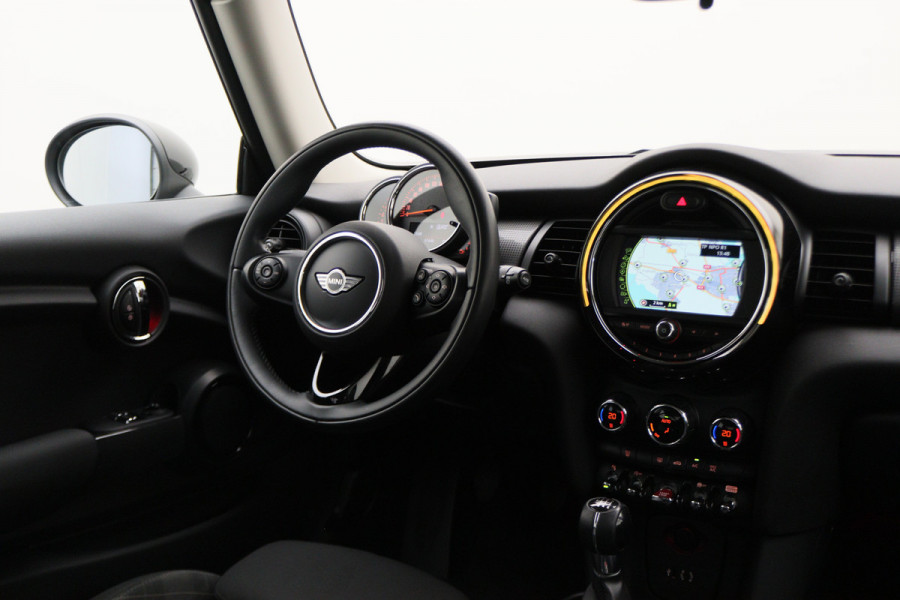 MINI Mini 1.5 Cooper Chili Business Two-Tone, LED, Navigatie, Climate, Cruise, PDC, 17"