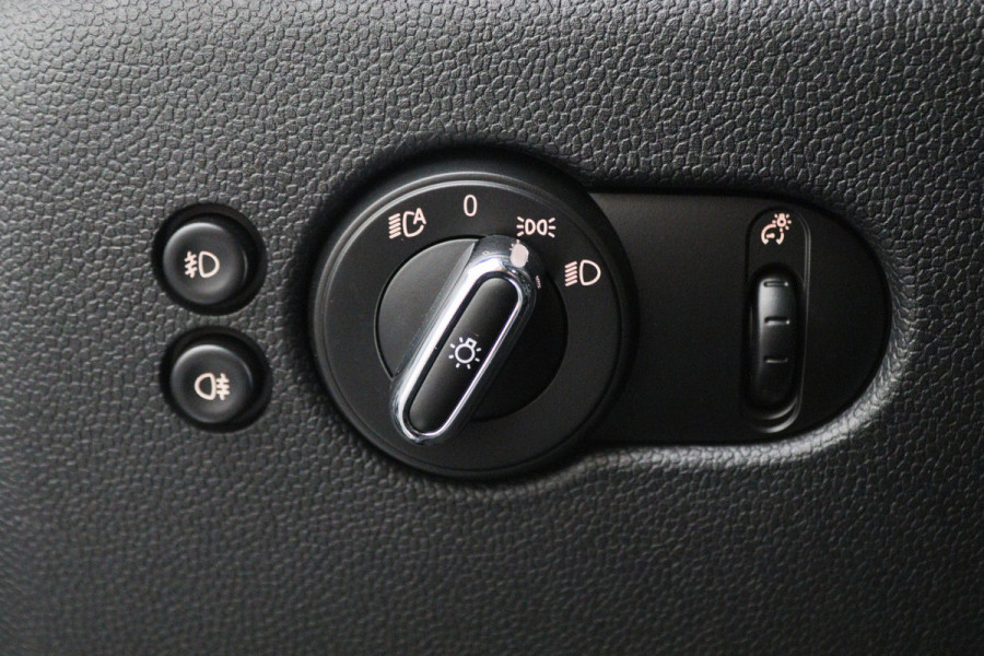 MINI Mini 1.5 Cooper Chili Business Two-Tone, LED, Navigatie, Climate, Cruise, PDC, 17"