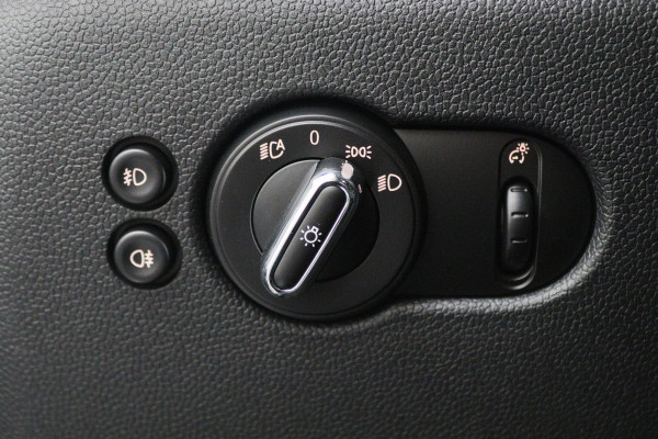 MINI Mini 1.5 Cooper Chili Business Two-Tone, LED, Navigatie, Climate, Cruise, PDC, 17"