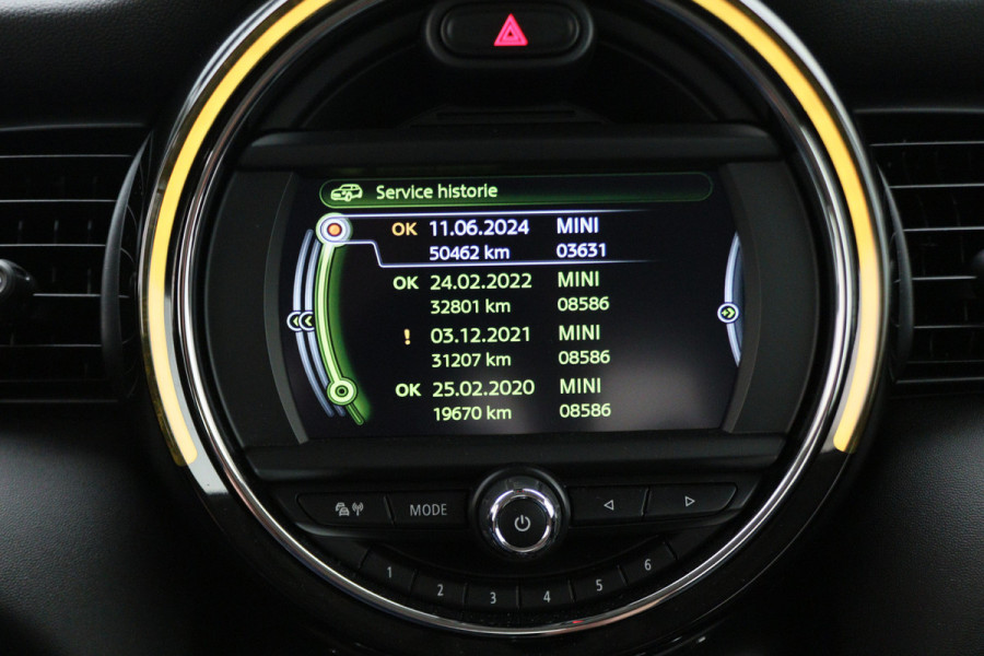 MINI Mini 1.5 Cooper Chili Business Two-Tone, LED, Navigatie, Climate, Cruise, PDC, 17"