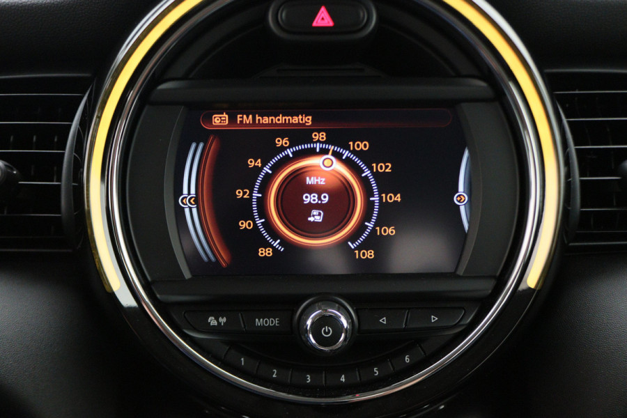 MINI Mini 1.5 Cooper Chili Business Two-Tone, LED, Navigatie, Climate, Cruise, PDC, 17"