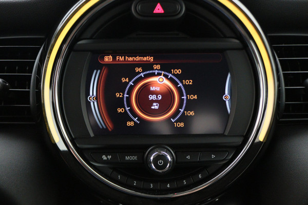 MINI Mini 1.5 Cooper Chili Business Two-Tone, LED, Navigatie, Climate, Cruise, PDC, 17"
