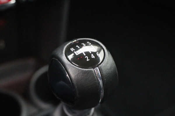 MINI Mini 1.5 Cooper Chili Business Two-Tone, LED, Navigatie, Climate, Cruise, PDC, 17"