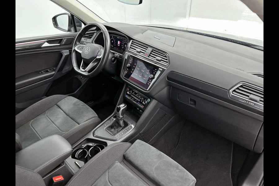 Volkswagen Tiguan 1.4 TSI eHybrid Business+ AD-CRUISE TREKHAAK FULL-LED