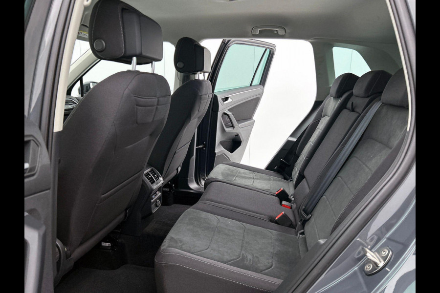 Volkswagen Tiguan 1.4 TSI eHybrid Business+ AD-CRUISE TREKHAAK FULL-LED