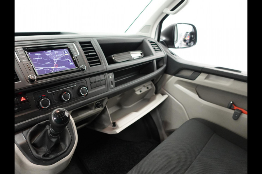 Volkswagen Transporter 102pk L1H1 Highline Navigatie 18" Velgen Airco Cruise control Euro6 Bluetooth